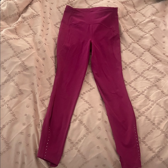 Fast and Free Ripened Raspberry Legginings - Picture 2 of 4